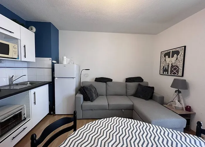 Cosy A Avec Terrasse Et Local A - Fr-1-812-84 Apartment